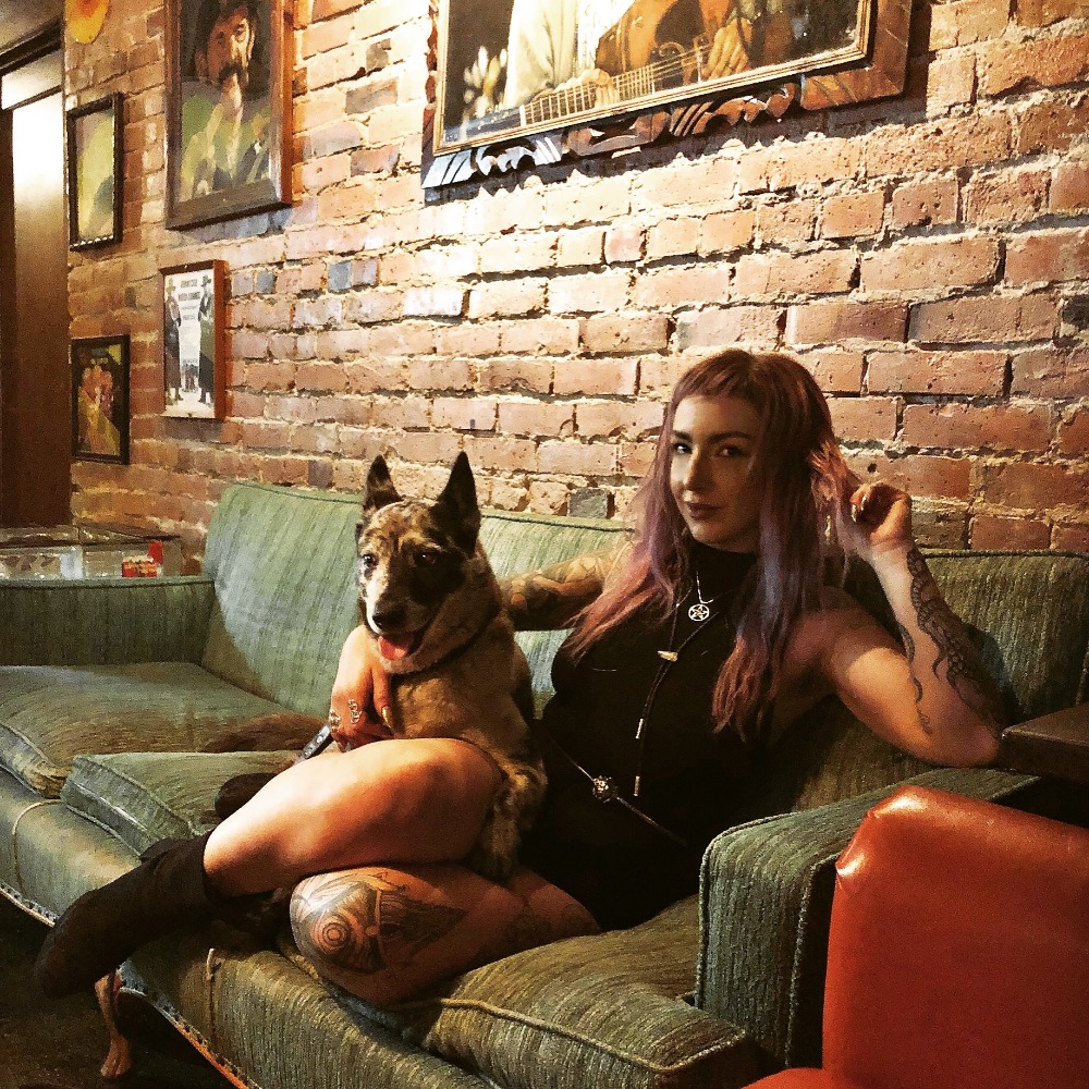 Meet your Posher, Victoria